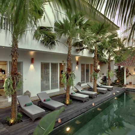 Room & Vespa 4 Seminyak  Ngoại thất bức ảnh
